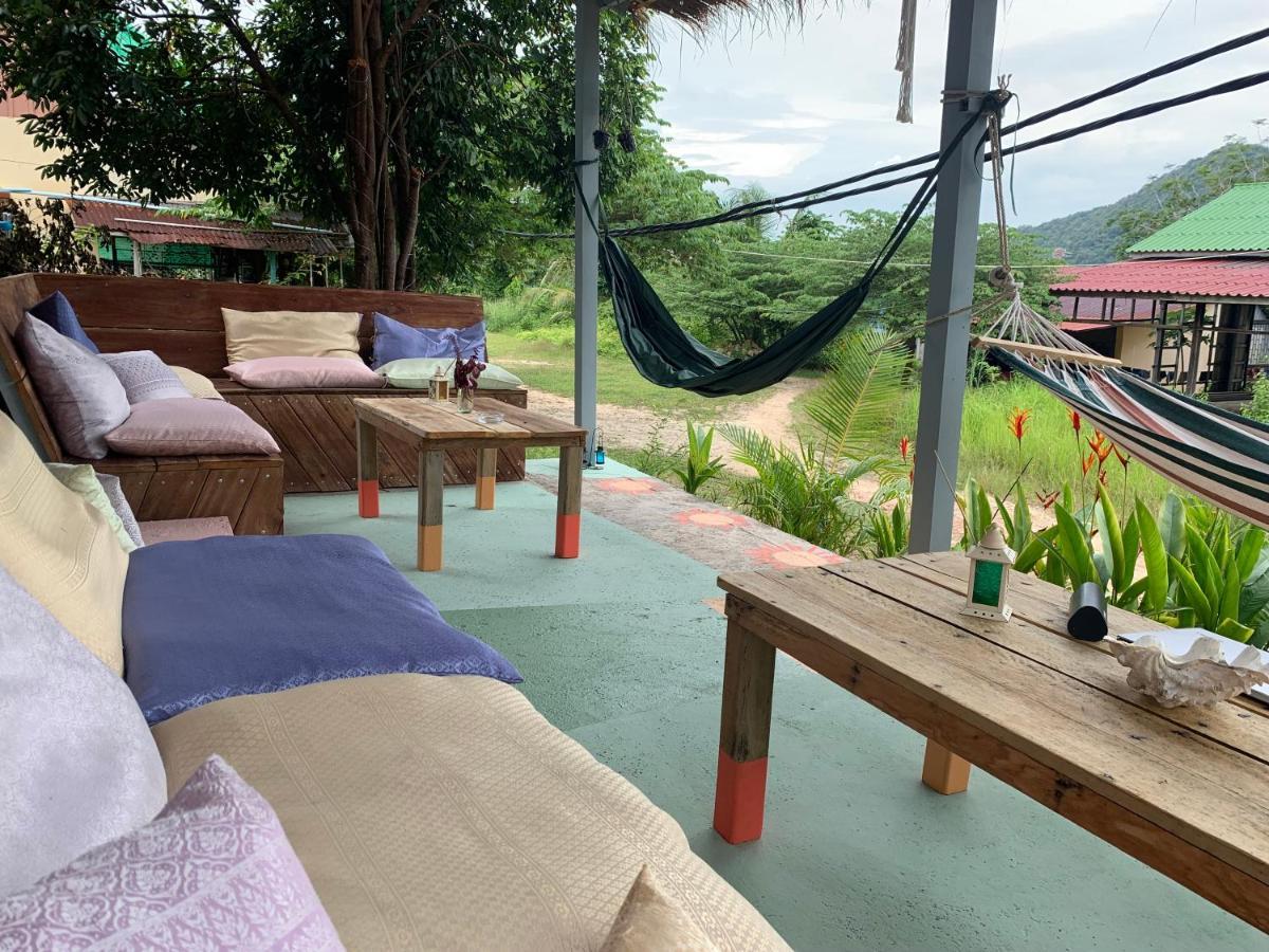 Dahlia Guesthouse Koh Rong Sanloem Exteriör bild