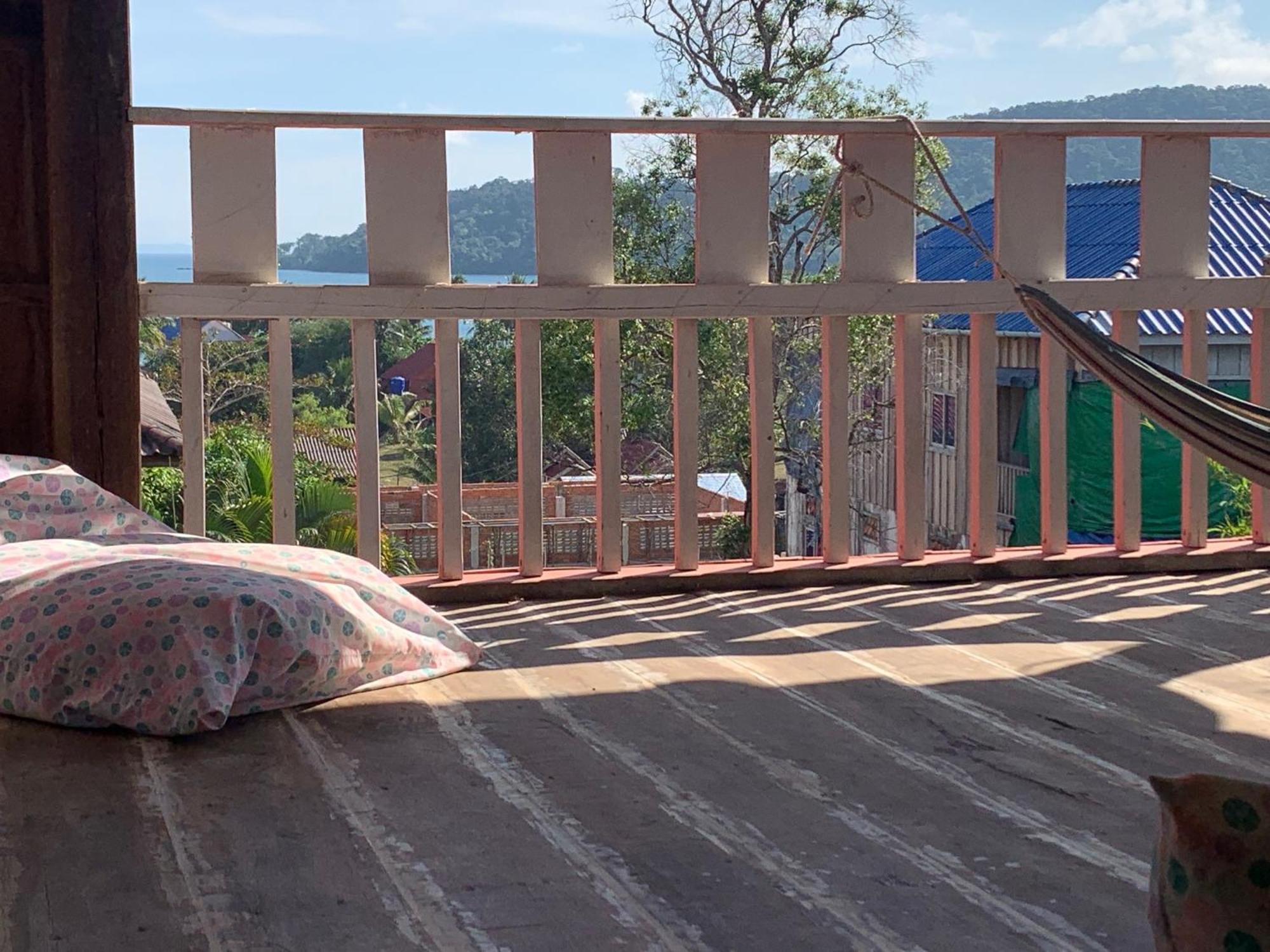 Dahlia Guesthouse Koh Rong Sanloem Exteriör bild